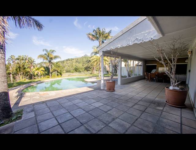 4 BEDROOM HOUSE FOR SALE IN BEACON BAY